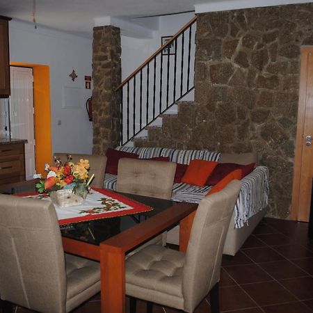 Moradia Familia Escoto Villa Monsanto Dış mekan fotoğraf