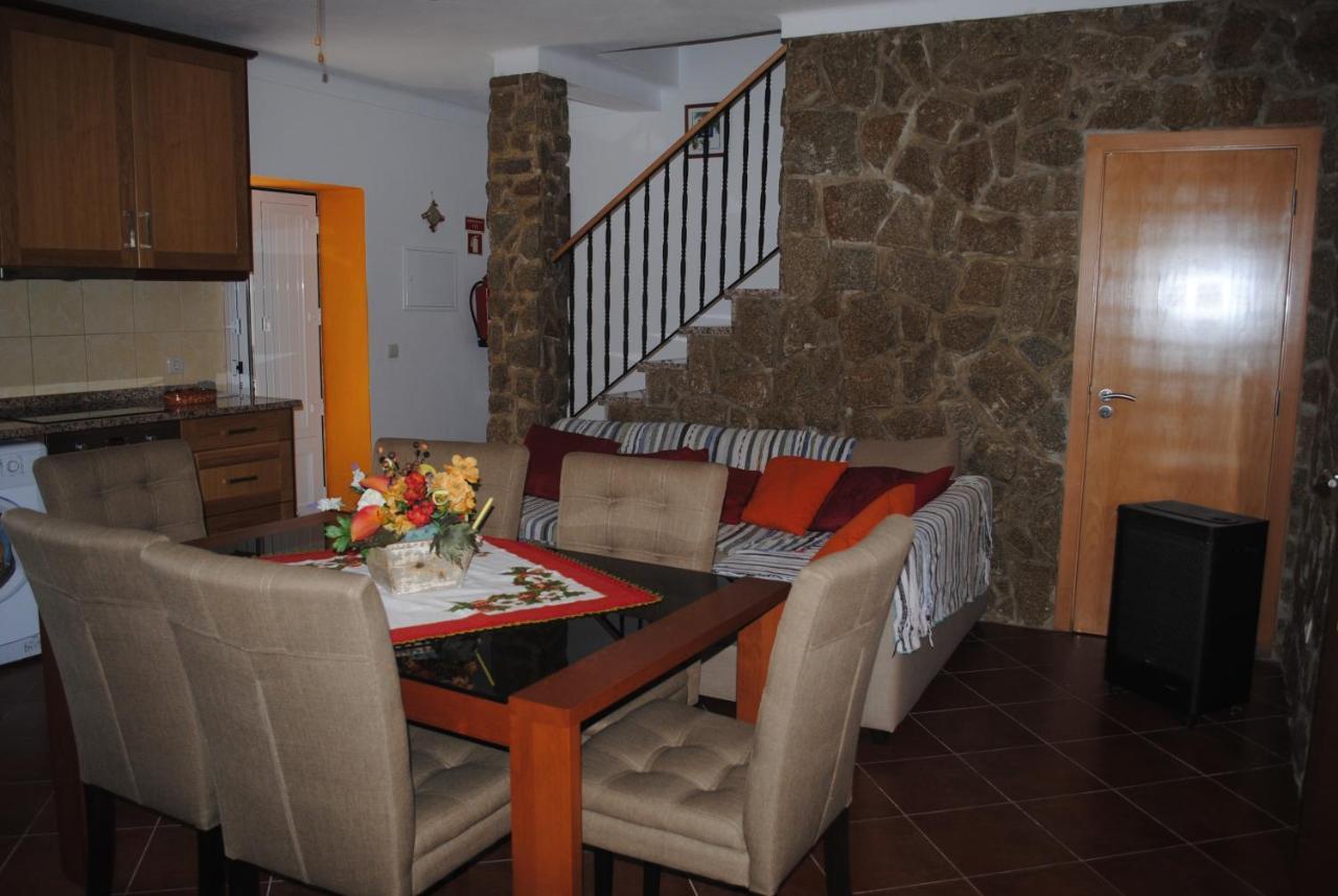 Moradia Familia Escoto Villa Monsanto Dış mekan fotoğraf